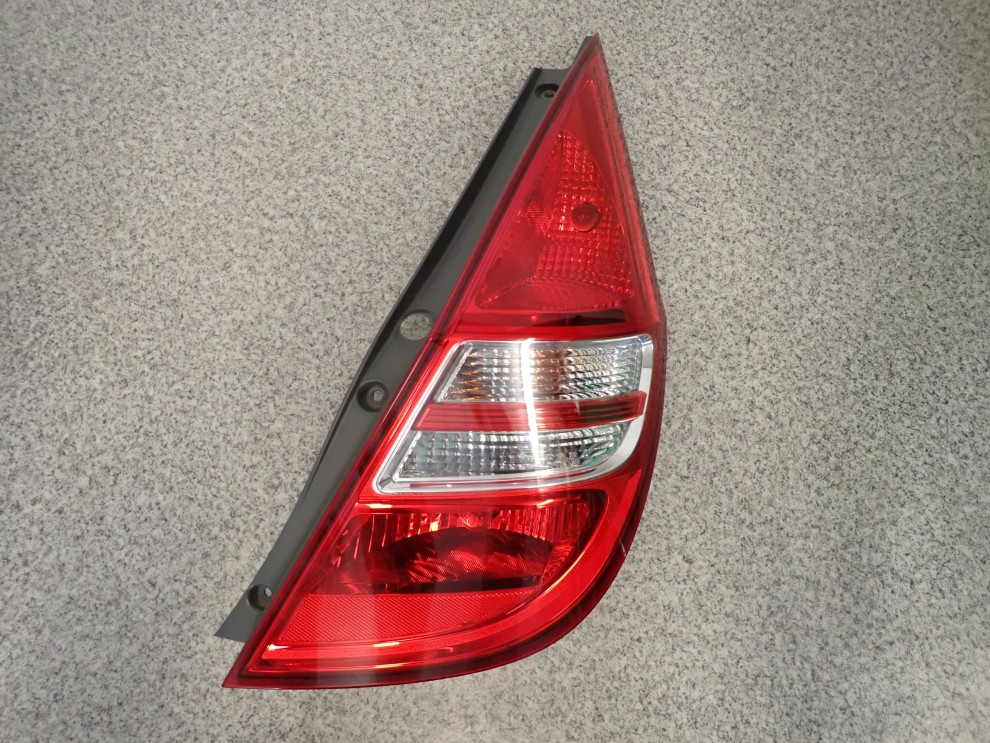 HYUNDAI i30 07-11 HB LAMPA TYLNA PRAWA 1/8