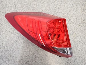 HONDA CIVIC 9 IX HB 12- LAMPA TYLNA LEWA ZWNĘTRZNA