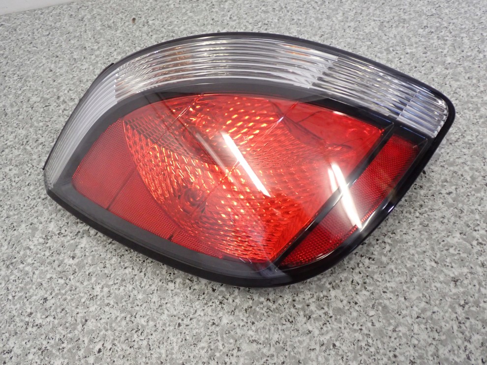 KIA RIO 06-10 LAMPA TYLNA PRAWA 3/11