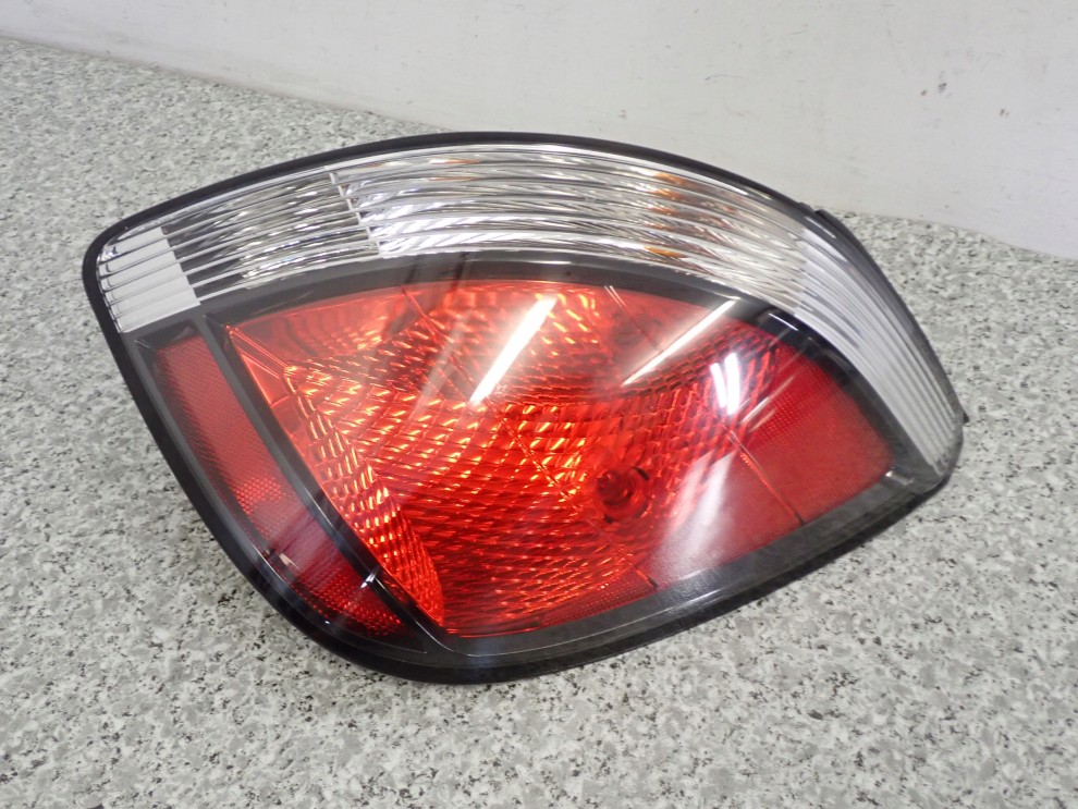 KIA RIO 06-10 LAMPA TYLNA PRAWA 4/11