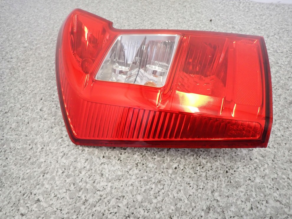 KIA CARENS III 06- LAMPA TYLNA LEWA EUROPA 5/15