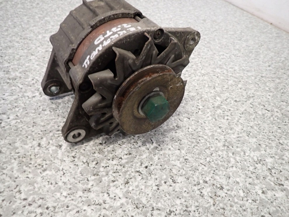 NISSAN TERRANO II 2 2,7 TD ALTERNATOR 1996- 2/8