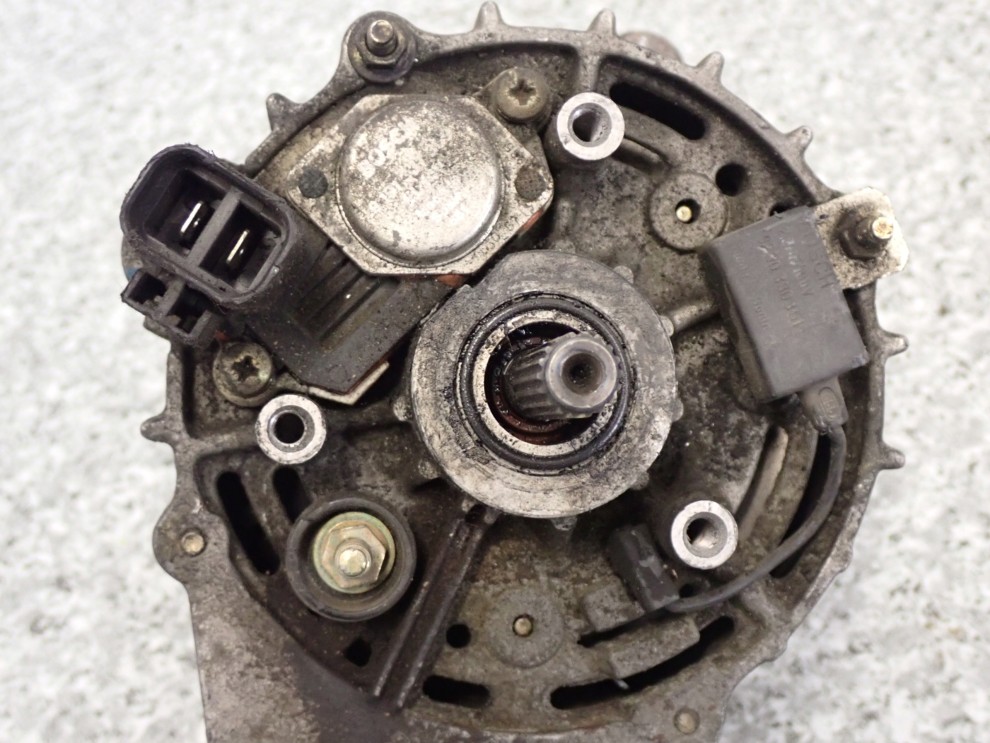 NISSAN TERRANO II 2 2,7 TD ALTERNATOR 1996- 8/8