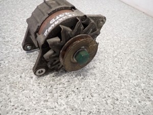 NISSAN TERRANO II 2 2,7 TD ALTERNATOR 1996- 2/8 MINIATURA