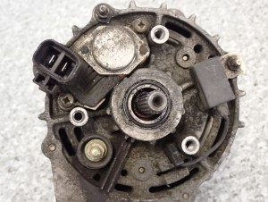 NISSAN TERRANO II 2 2,7 TD ALTERNATOR 1996- 8/8 MINIATURA