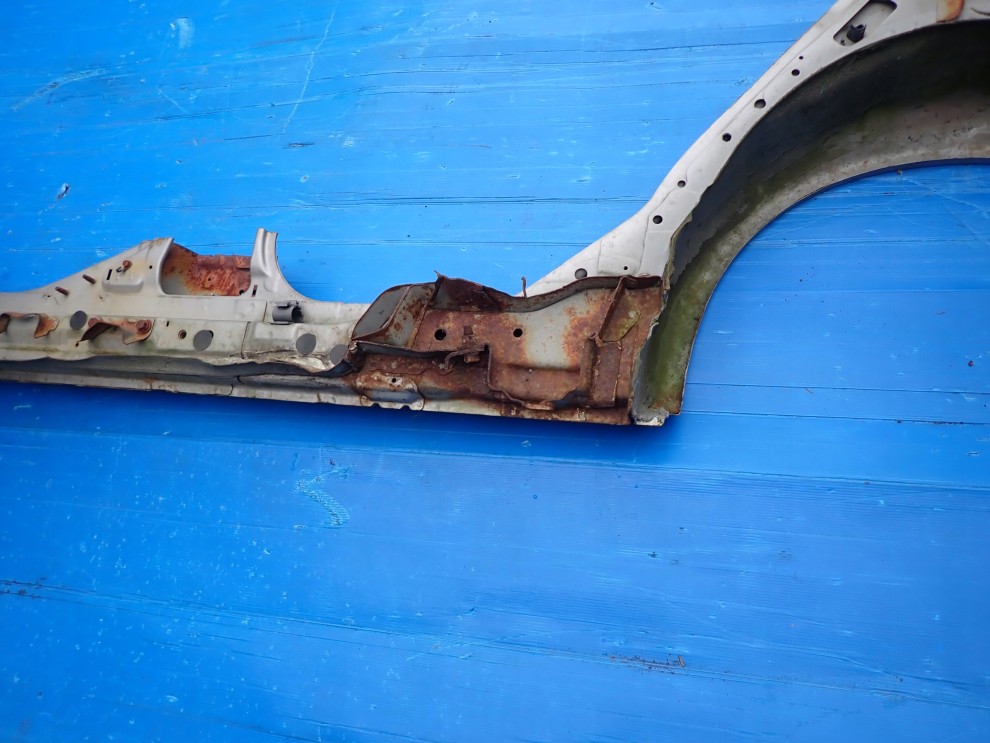 NISSAN ALMERA N16 00-06 PRÓG PRAWY 11/12