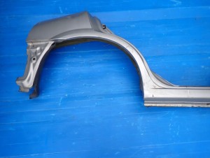 NISSAN ALMERA N16 00-06 PRÓG PRAWY 5/12 MINIATURA