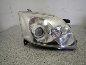 TOYOTA AVENSIS T25 03-05 REFLEKTOR LAMPA PRZEDNIA PRAWA