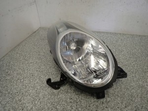 NISSAN MICRA K12 08-10 REFLEKTOR PRAWY LAMPA PRZEDNIA