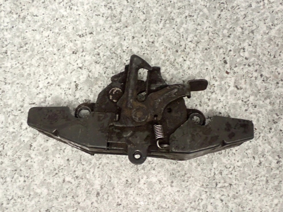TOYOTA COROLLA E12 ZAMEK MASKI POKRYWY SILNIKA 2/6