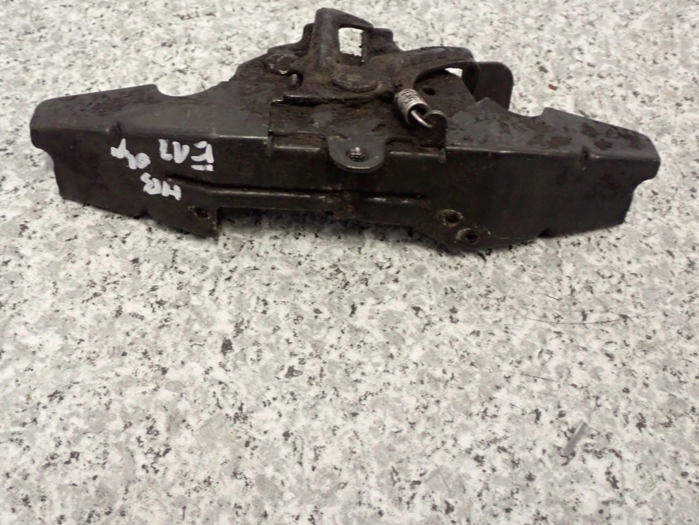 TOYOTA COROLLA E12 ZAMEK MASKI POKRYWY SILNIKA 3/6