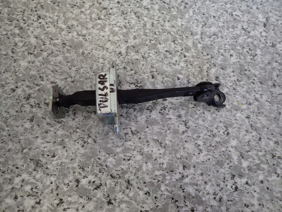 NISSAN PULSAR 14-18 OGRANICZNIK DRZWI PRZEDNICH LEWYCH 2/3