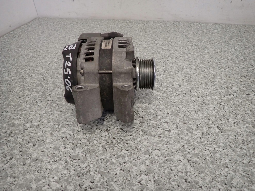 TOYOTA AVENSIS T25 2.0 D4D ALTERNATOR 2/4