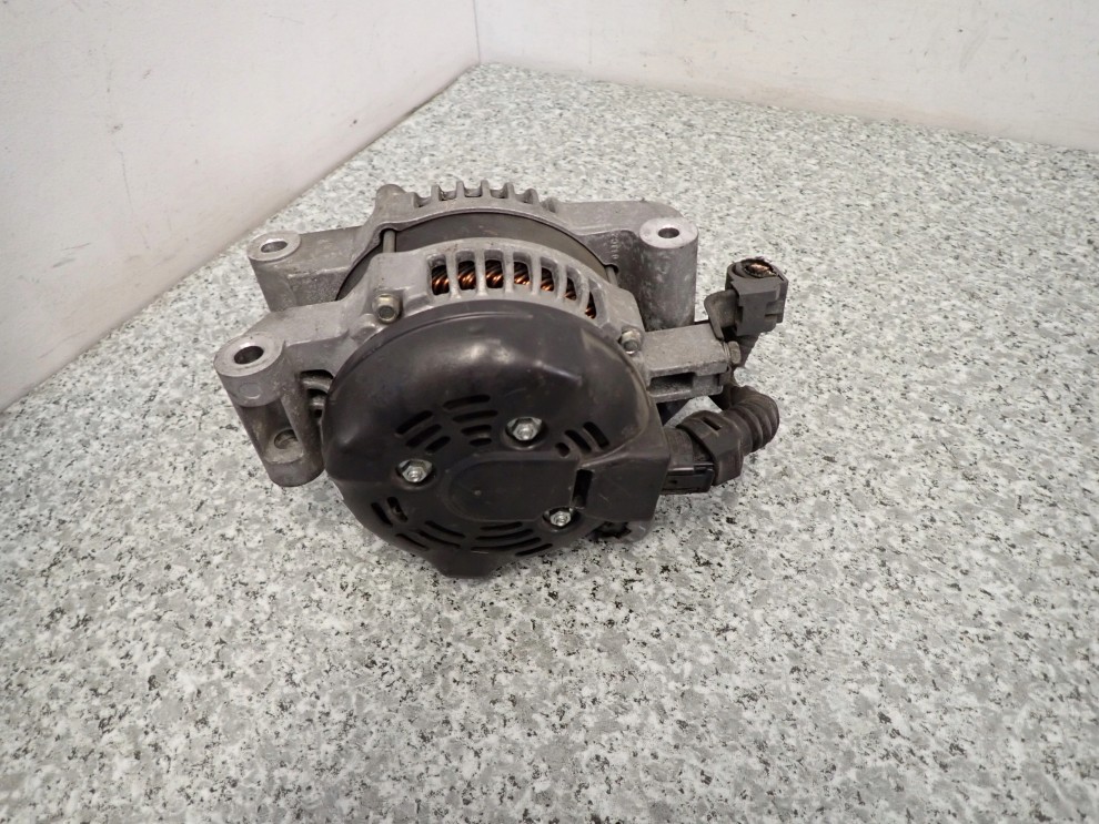 TOYOTA AVENSIS T25 2.0 D4D ALTERNATOR 4/4