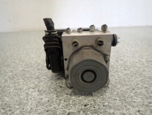 NISSAN PULSAR 1.5 DCI 14-18 POMPA ABS 476603ZL0A 5/7 MINIATURA