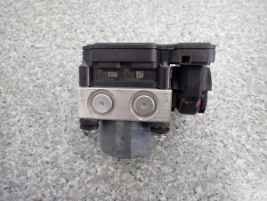 NISSAN PULSAR 1.5 DCI 14-18 POMPA ABS 476603ZL0A 6/7 MINIATURA