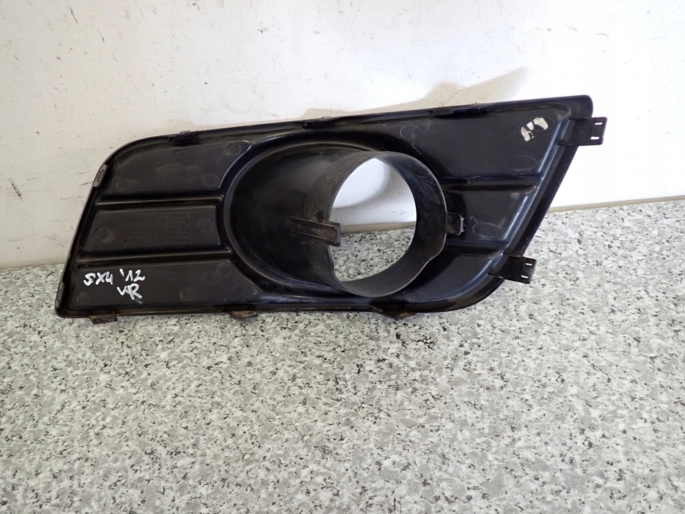 SUZUKI SX4 09-12 LIFT KRATKA HALOGENU PRZEDNIA PRAWA 3/5