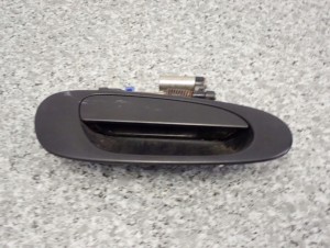 HONDA CIVIC VII 01-05 KLAMKA ZEWNĘTRZNA PRZEDNIA PRAWA 3/6 MINIATURA