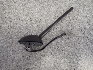 SUZUKI SWIFT MK7 10-16 PODSTAWA ANTENA BAT