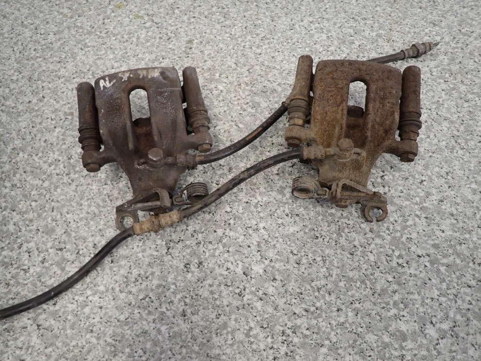 MITSUBISHI SPACE STAR99-05 CARISMA 96-03 ZACISK TYLNY LEWY LUB PRAWY 4/6