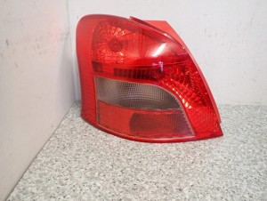 TOYOTA YARIS II 06-09 LAMPA TYLNA LEWA TYŁ EUROPA