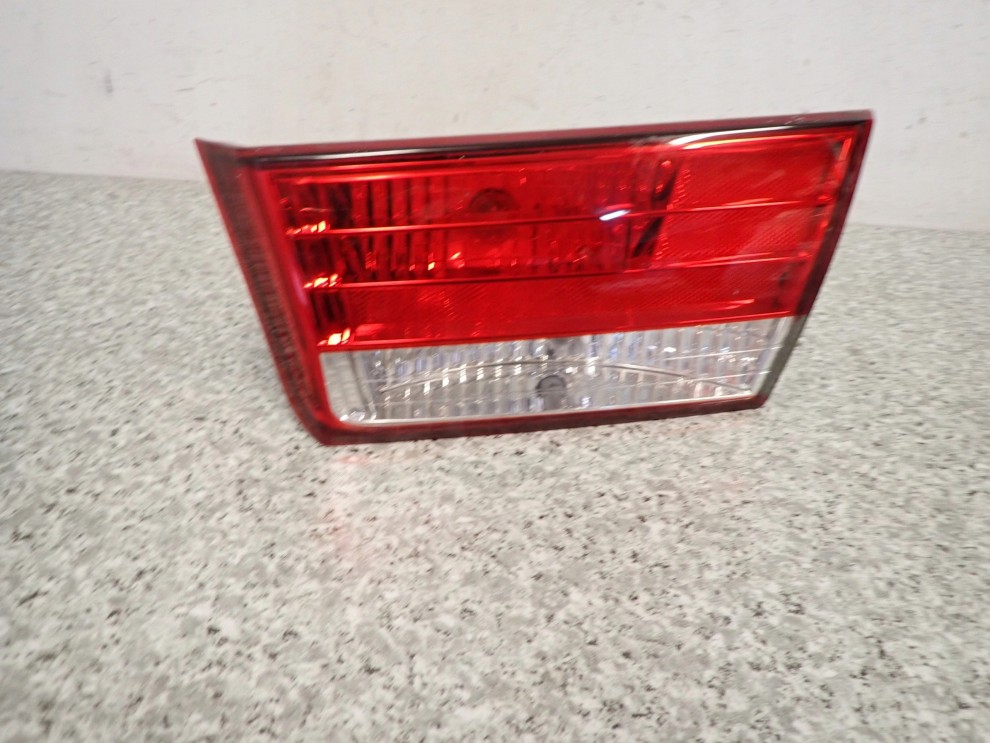 HYUNDAI SONATA 05-09 LAMPA TYLNA PRAWA W KLAPE 2/8