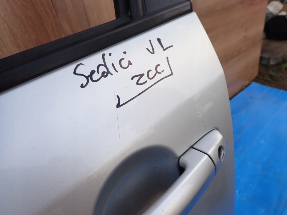 FIAT SEDICI 06-12 DRZWI PRZEDNIE LEWE ZCC 9/12