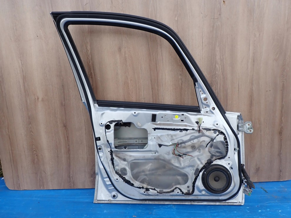 FIAT SEDICI 06-12 DRZWI PRZEDNIE LEWE ZCC 10/12