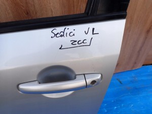 FIAT SEDICI 06-12 DRZWI PRZEDNIE LEWE ZCC 8/12 MINIATURA
