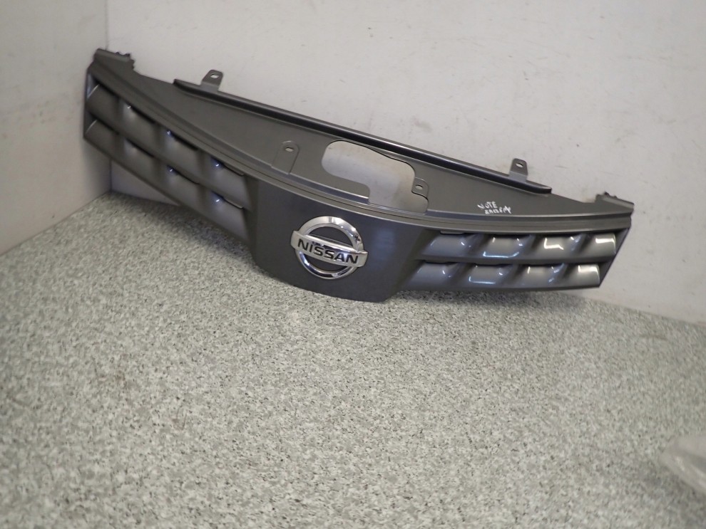 NISSAN NOTE 06-09 ATRAPA PRZEDNIA GRILL 3/8