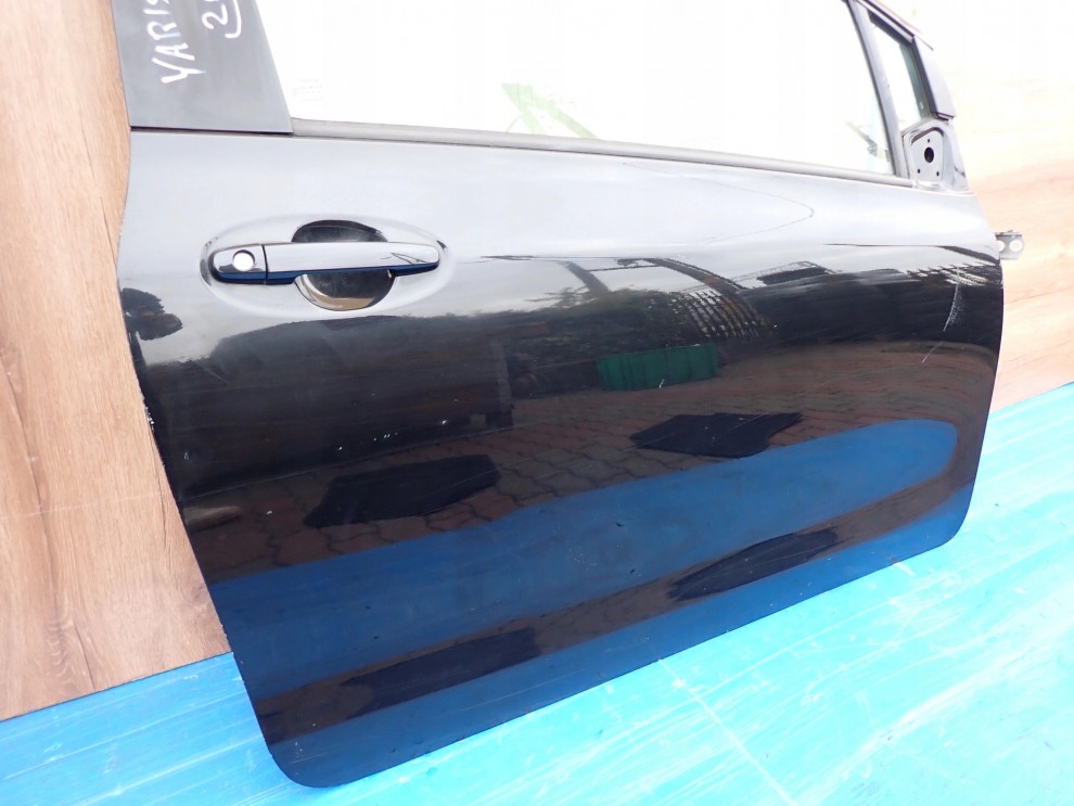 TOYOTA YARIS II 06-11 3d DRZWI PRAWE 209 4/11