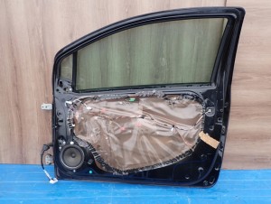 TOYOTA YARIS II 06-11 3d DRZWI PRAWE 209 10/11 MINIATURA