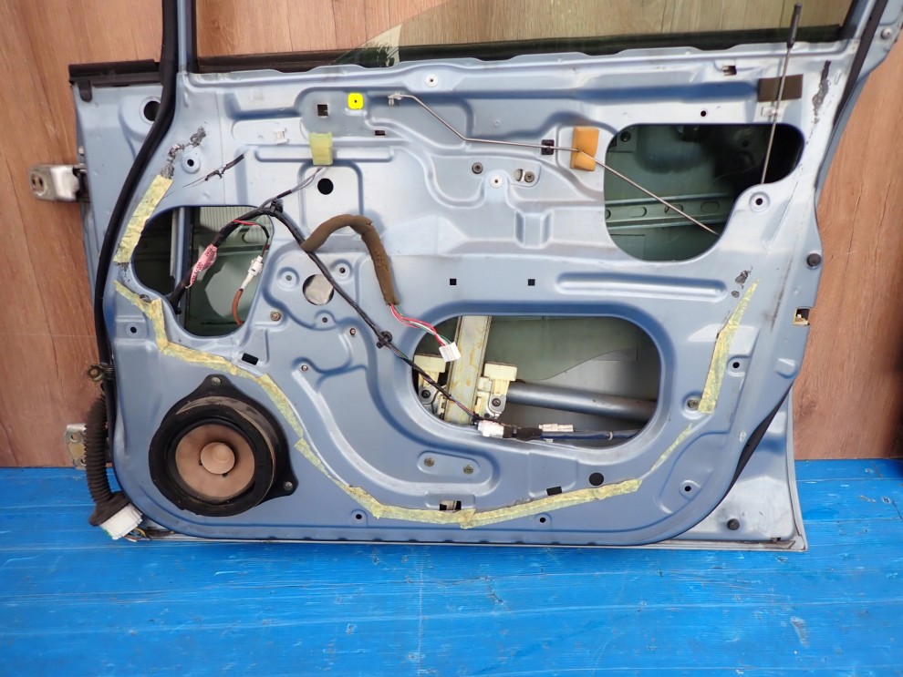 SUZUKI LIANA 02-07 DRZWI PRZEDNIE PRAWE Z2S 10/10