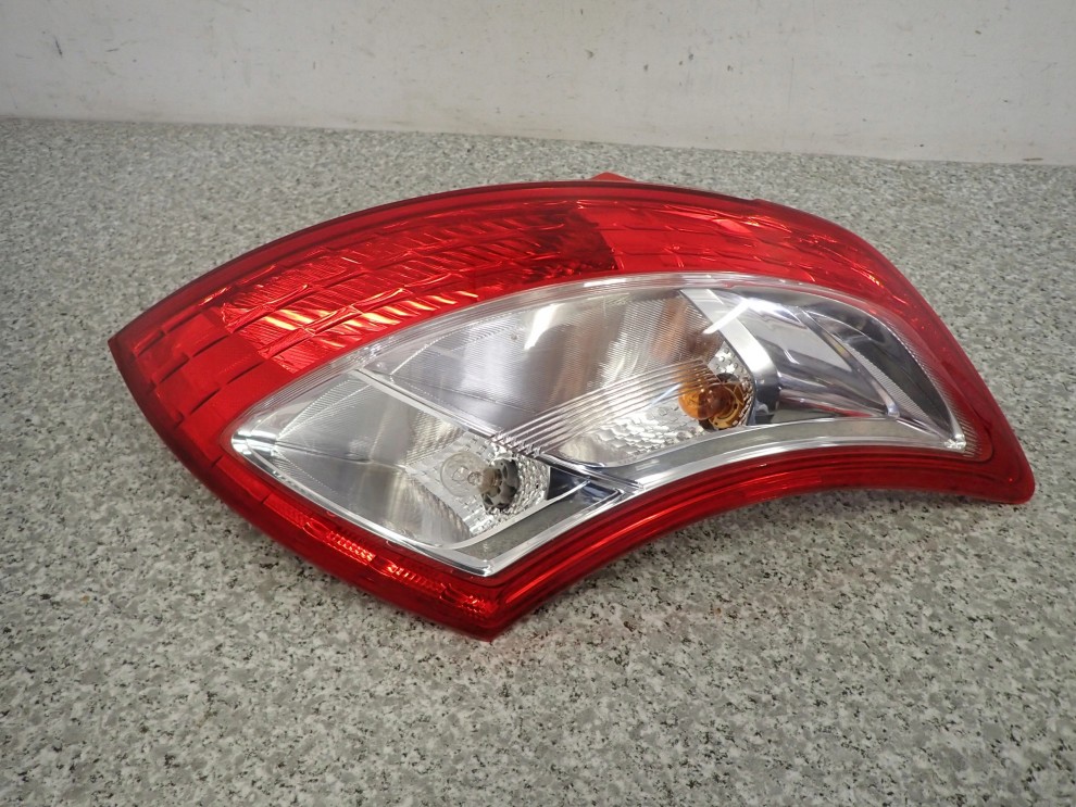 SUZUKI SWIFT MK7 10-16 LAMPA TYLNA PRAWA 2/7