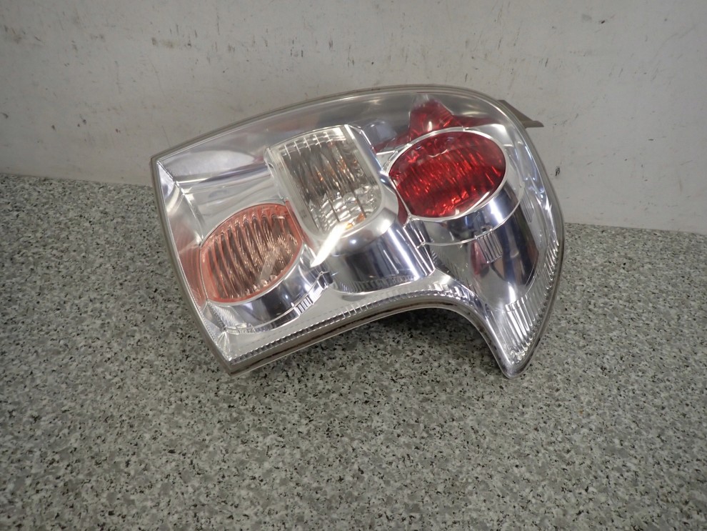 TOYOTA COROLLA VERSO 07- LAMPA TYLNA PRAWA LIFT 5/11