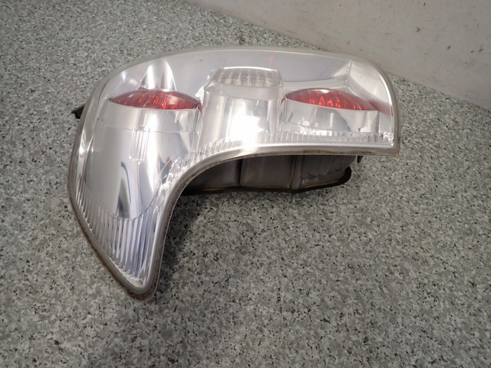 TOYOTA COROLLA VERSO 07- LAMPA TYLNA LEWA LIFT 5/12