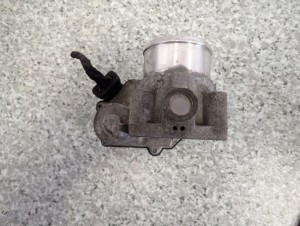 HYUNDAI i30 06-12 1.6 CRDI PRZEPUSTNICA POWIETRZA 3/6 MINIATURA