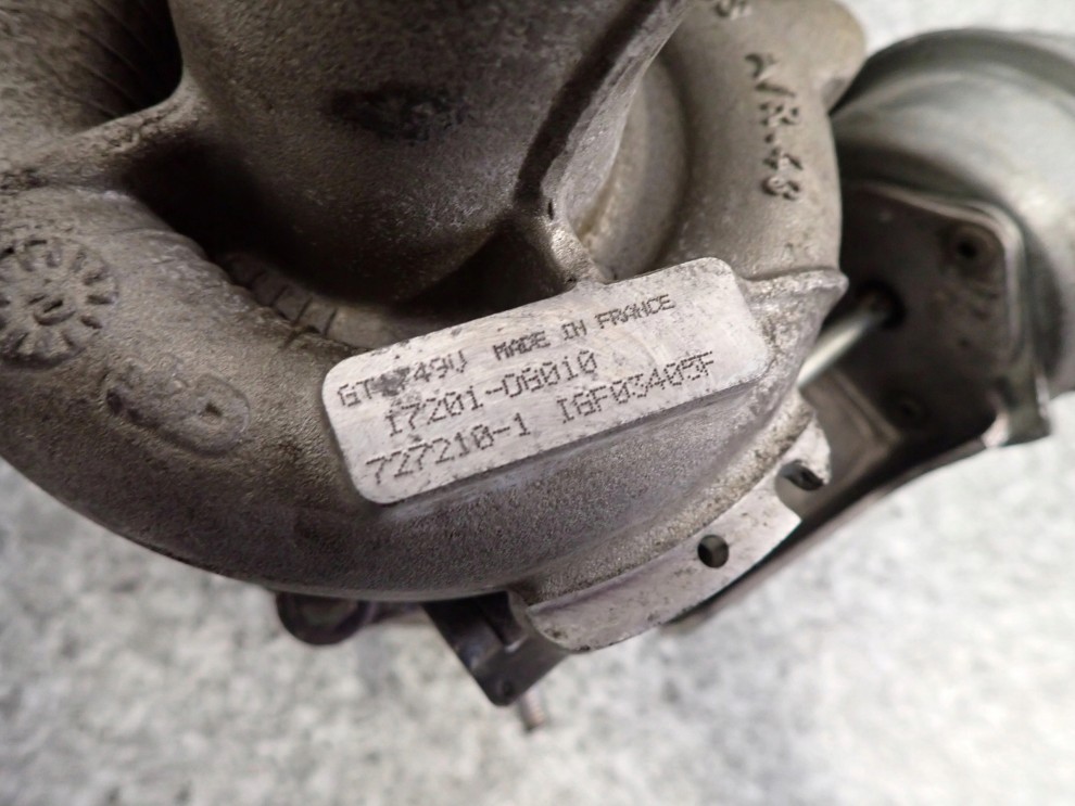 TOYOTA AVENSIS T25 2.0 D4D 02-05 TURBINA SPRĘŻARKA 3/6