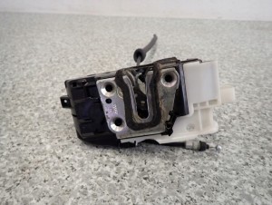 KIA CEED HATCHBACK 06-12 ZAMEK DRZWI PRZEDNI PRAWY 3/6 MINIATURA