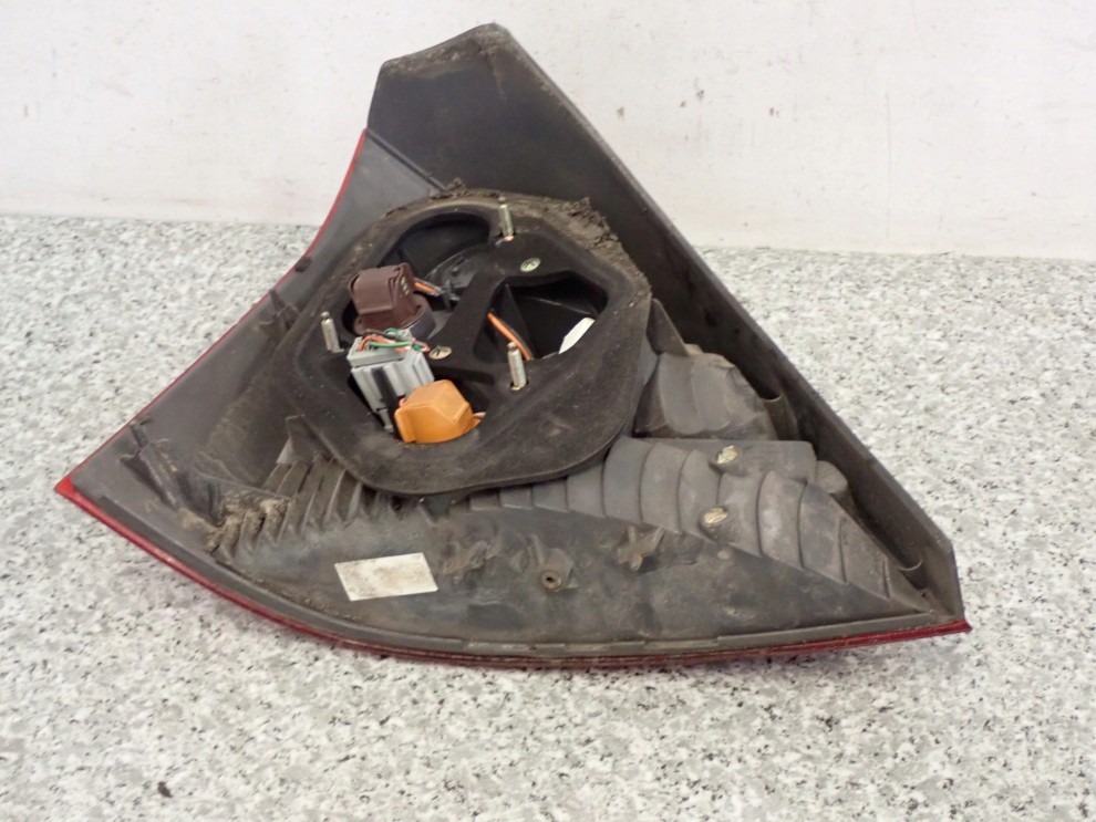 HONDA CIVIC VII 5d 01-03 LAMPA TYLNA PRAWA 11/11