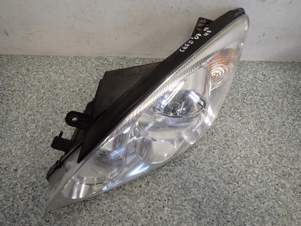 KIA CEED 07-09 LAMPA PRZEDNIA LEWA REFLEKTOR 5/8