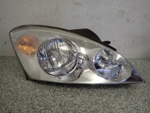 KIA CEED 07-09 LAMPA PRZEDNIA PRAWA REFLEKTOR