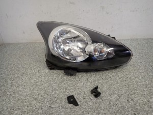 TOYOTA AYGO 06- REFLEKTOR PRAWY LAMPA PRZÓD PRAWA