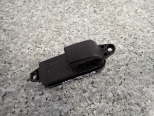 MAZDA 5 CW II 10- PRZEŁĄCZNIK PANEL SZYB PRZEDNI PRAWY 2/5 MINIATURA
