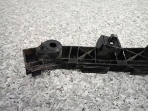 MAZDA 5 CW II 10- ŚLIZG ZDERZAKA PRZEDNI PRAWY 4/5 MINIATURA