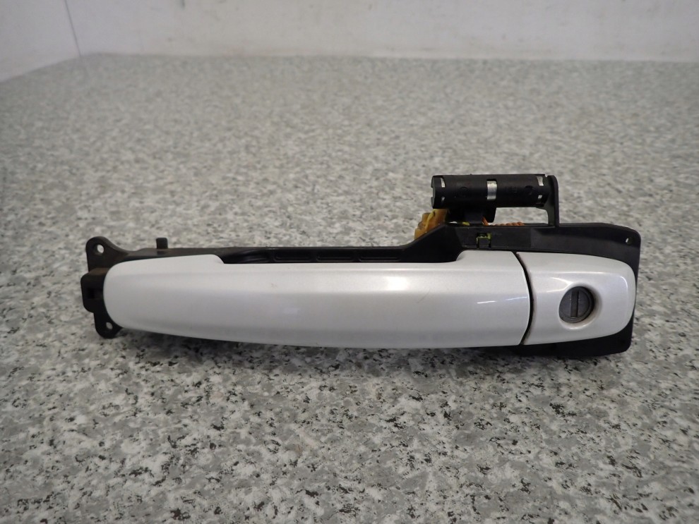 SUZUKI SWIFT 10- MK7 KLAMKA PRZEDNIA LEWA ZNL 1/6