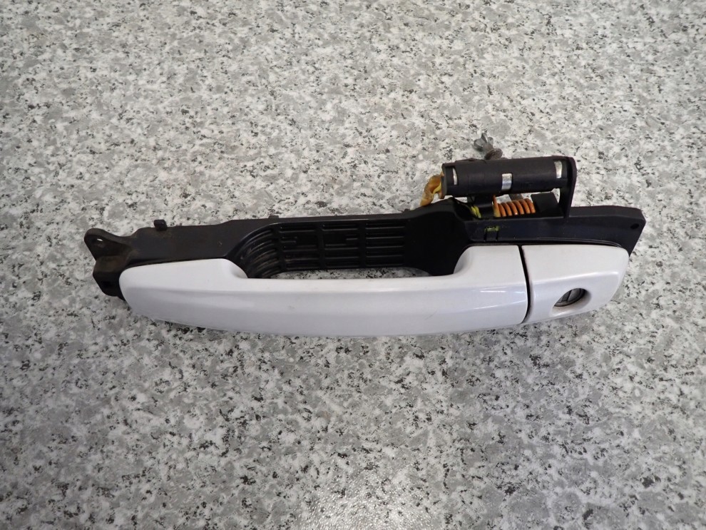SUZUKI SWIFT 10- MK7 KLAMKA PRZEDNIA LEWA ZNL 2/6