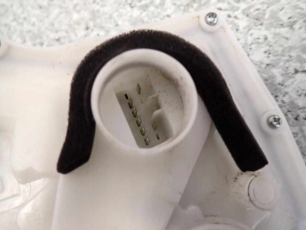 SUZUKI SWIFT 10- MK7 ZAMEK DRZWI PRZEDNI LEWY EUROPA 7PIN 7/8
