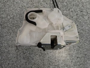 SUZUKI SWIFT 10- MK7 ZAMEK DRZWI PRZEDNI LEWY EUROPA 7PIN 6/8 MINIATURA