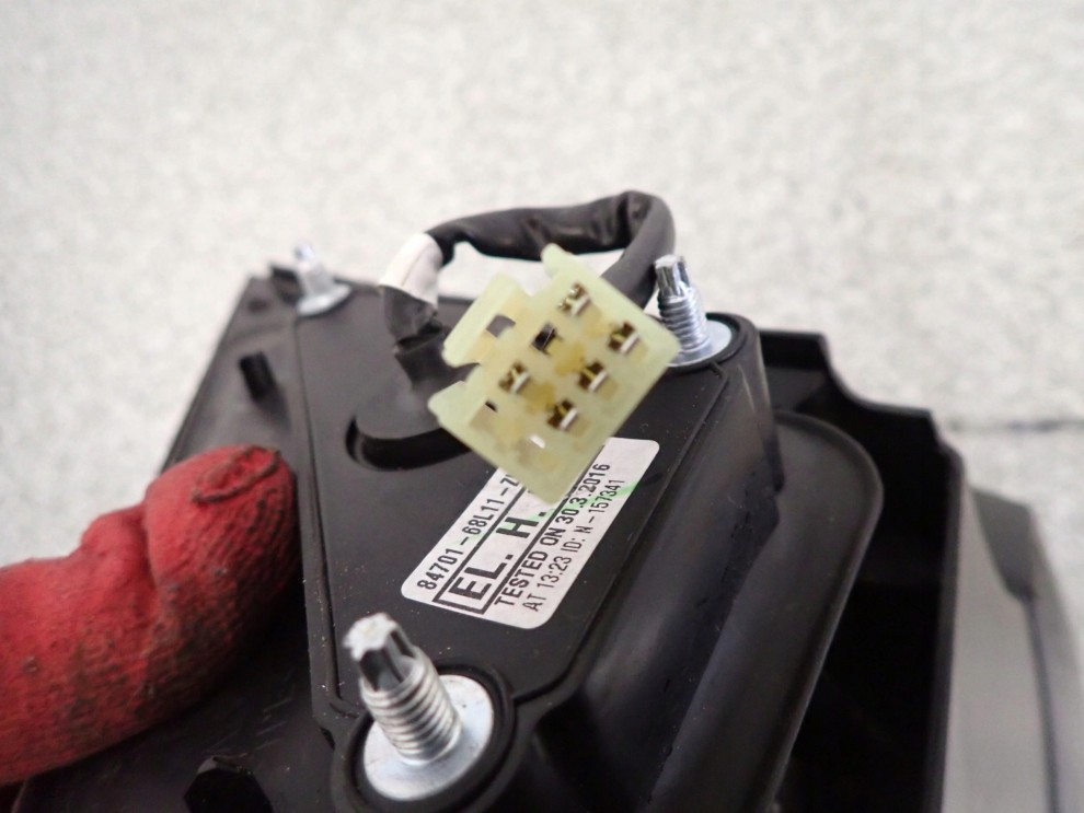 SUZUKI SWIFT 10- MK7 LUSTERKO PRAWE 5PIN ZNL 10/10